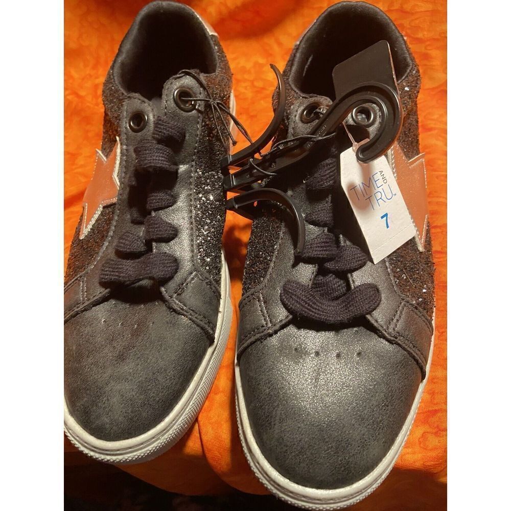 New‎ Time and Tru Black With Silver Star Sneakers Memory Foam Comfort Size 7